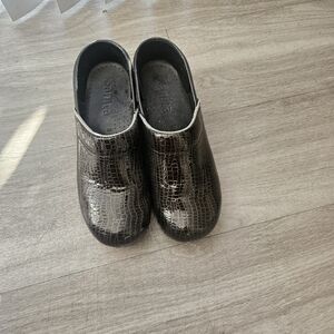 Sanita Black Croc-Embossed Clogs
